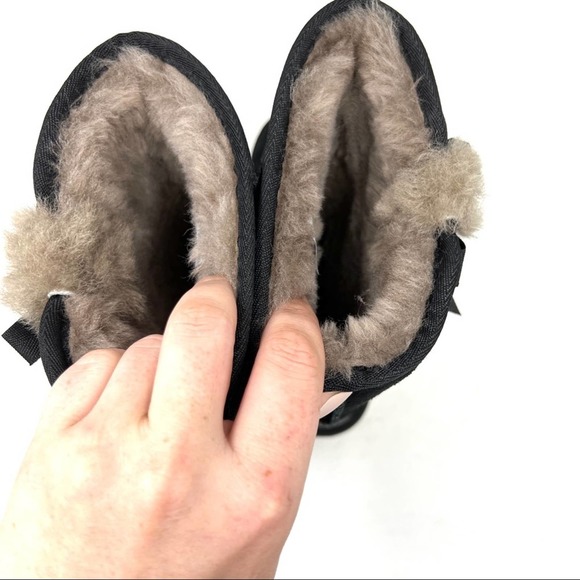 Koolaburra by Ugg Black Bow Sheep Skin Leather Mid Shaft Boots - Picture 9 of 10